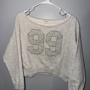Hollister Light Gray Sweatshirt with Star Patterned 99